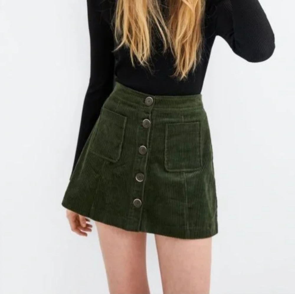 Green zara corduroy mini skirt(trf)